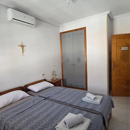 Lenia Semesterbostad